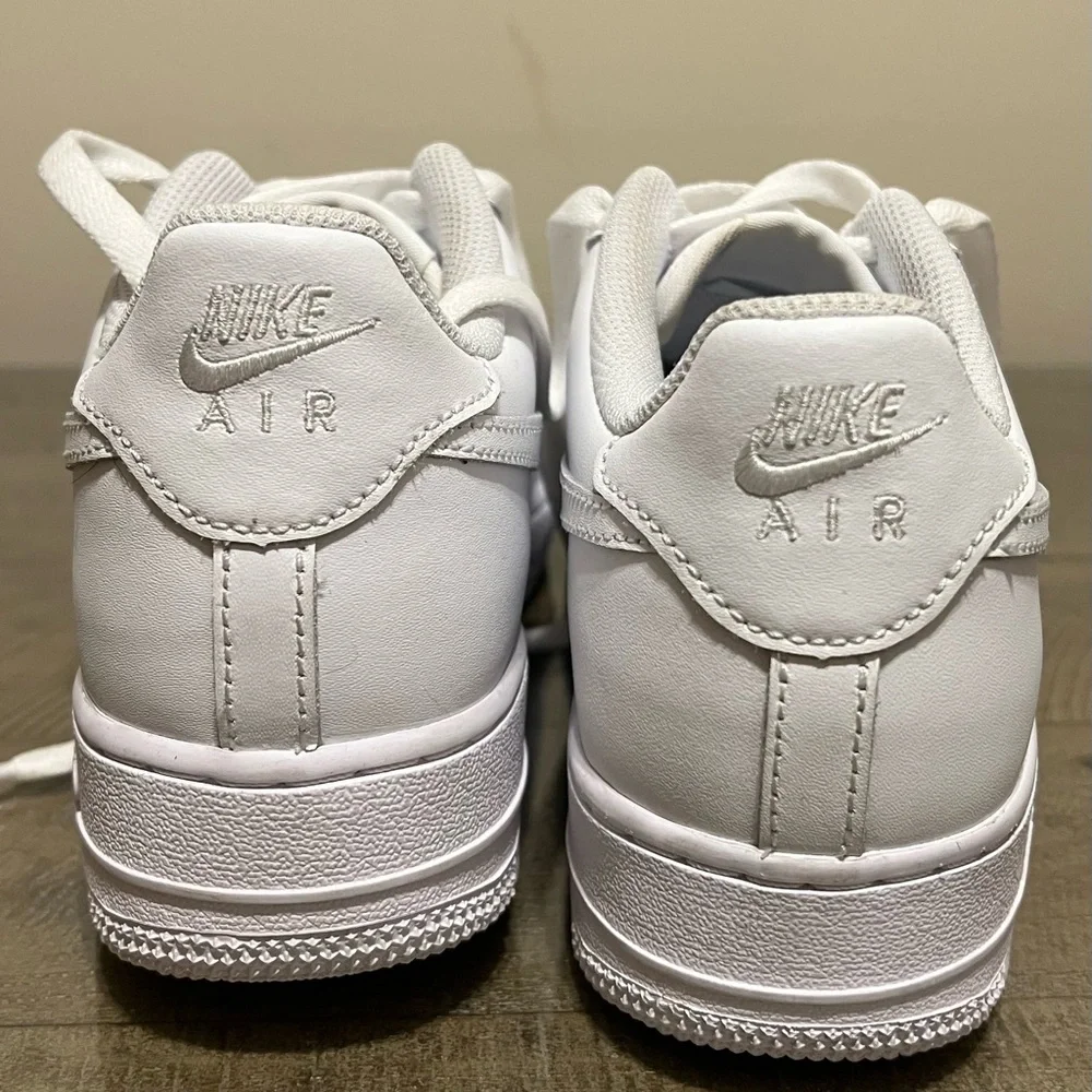 White Nike Air Force One - Picture 4 of 5